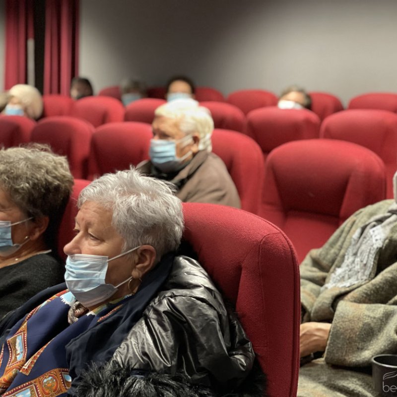 Fellobbant a szeretet lángja 20